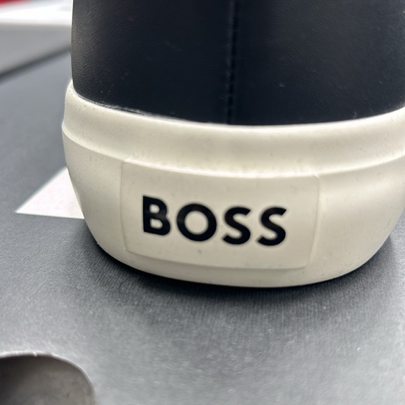 Price is FIRM 100% Authentic Hugo Boss Mens Sneaker / Shoe - New with Box Aiden - Picture 5 of 6